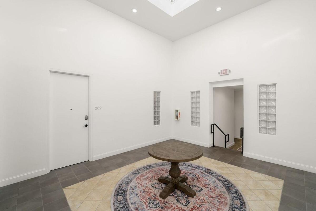 טאמפה New! Sangria Suite - Upscale Ybor City Studio, Right On 7Th Ave מראה חיצוני תמונה