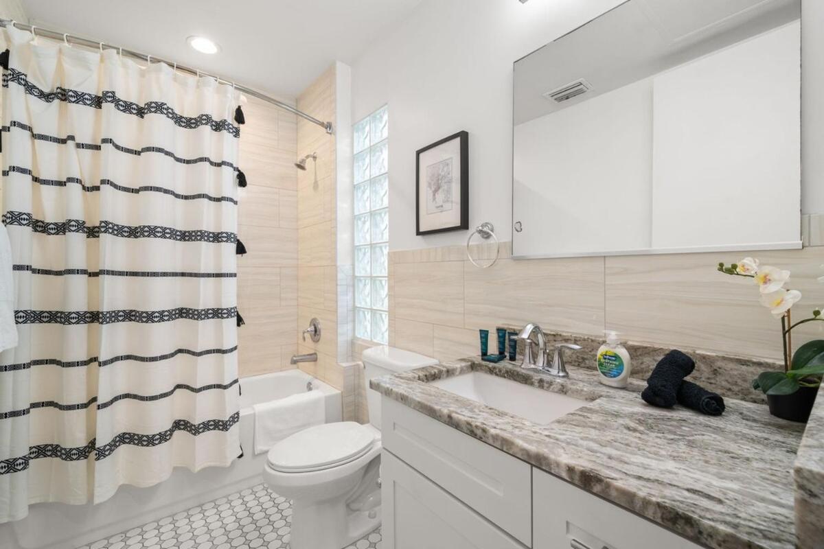 טאמפה New! Sangria Suite - Upscale Ybor City Studio, Right On 7Th Ave מראה חיצוני תמונה